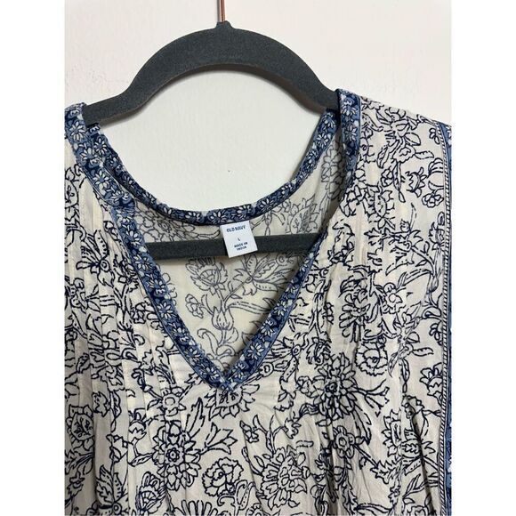 Old navy peasant blouse - Picture 2 of 3